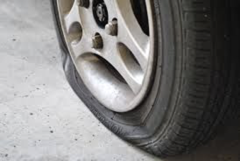 pneu crevé, crevaison, vérifier l’usure pneu